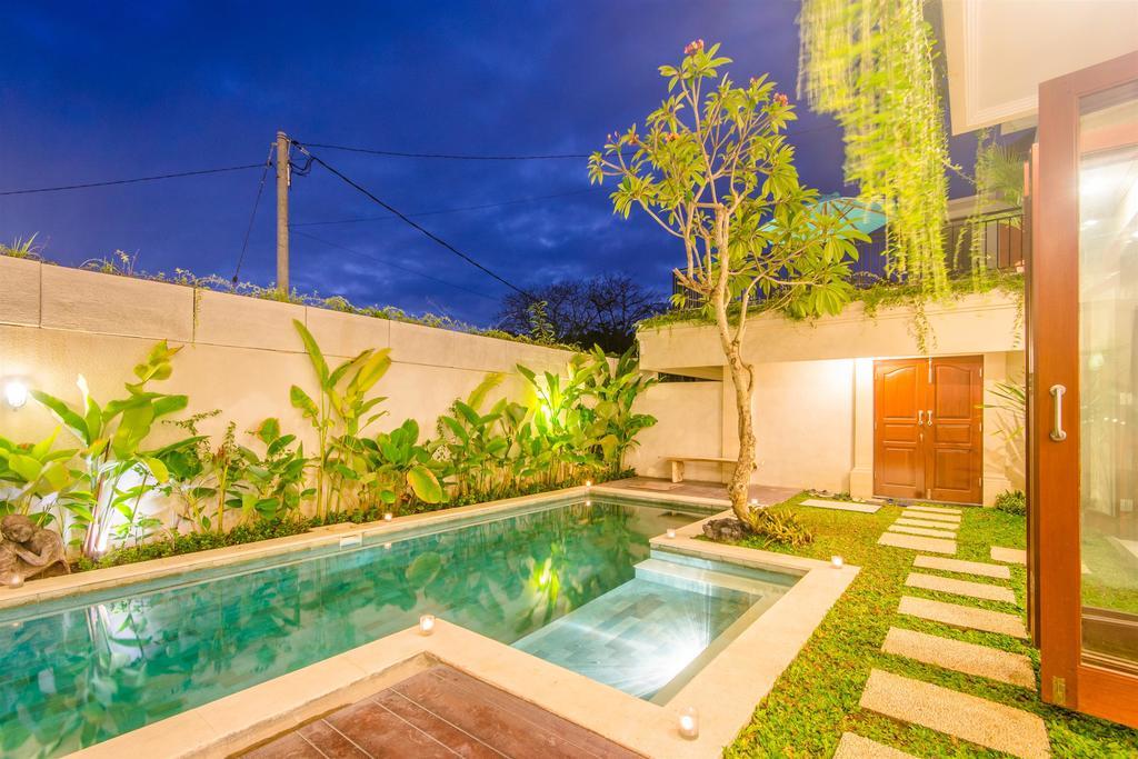 Villa Tepi Sungai Legian Habitación foto