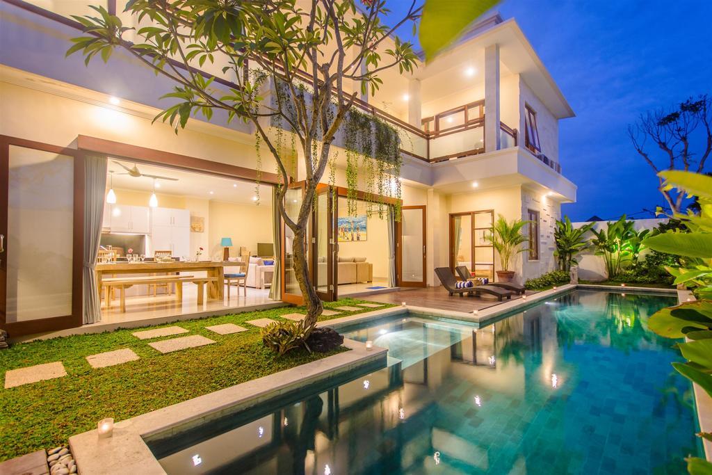 Villa Tepi Sungai Legian Habitación foto
