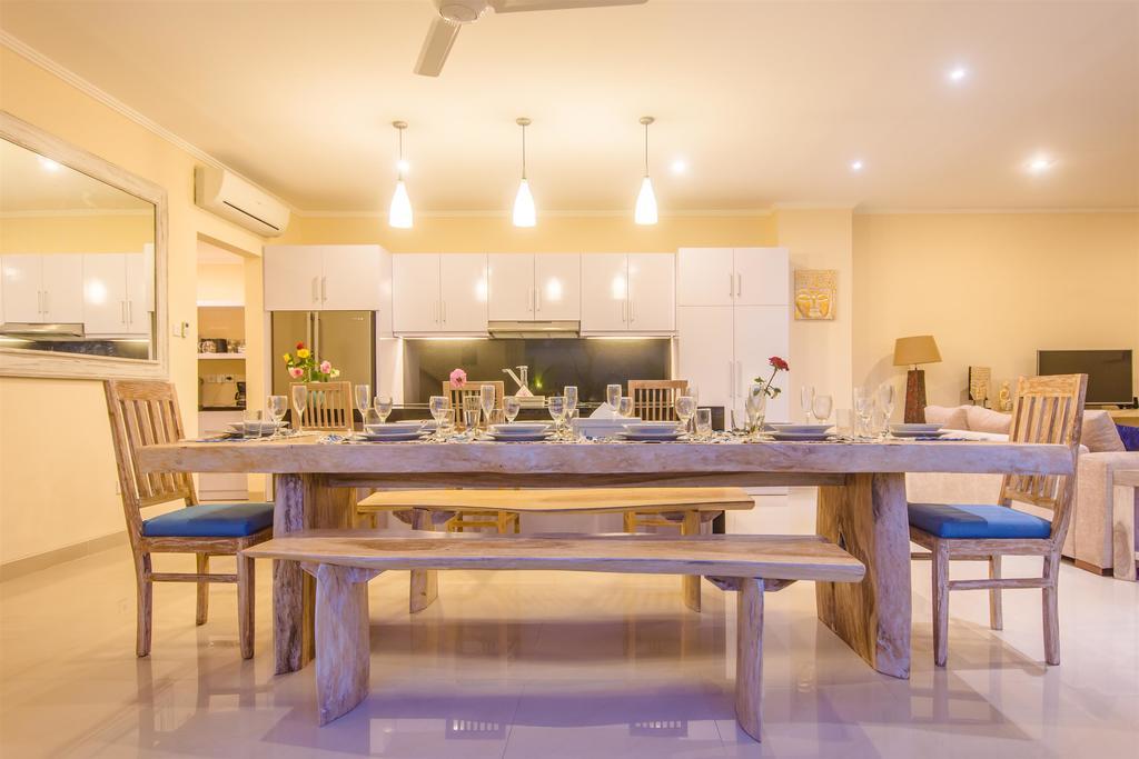Villa Tepi Sungai Legian Habitación foto