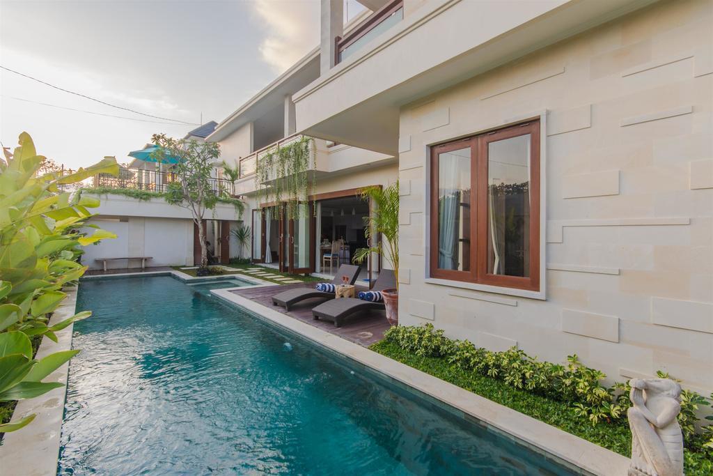 Villa Tepi Sungai Legian Habitación foto
